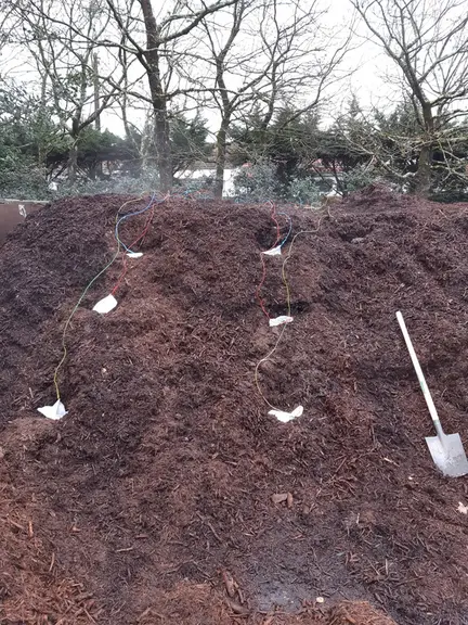 Des essais de compostage de feuilles de vigne visent à diminuer l'inoculum de départ en mildiou.