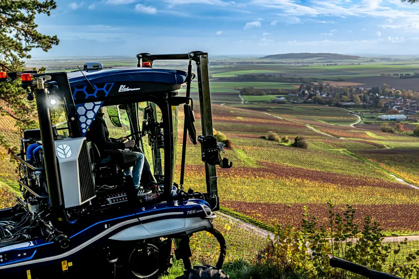 Les tracteurs enjambeurs New Holland TE6 sont déclinés en quatre modèles.