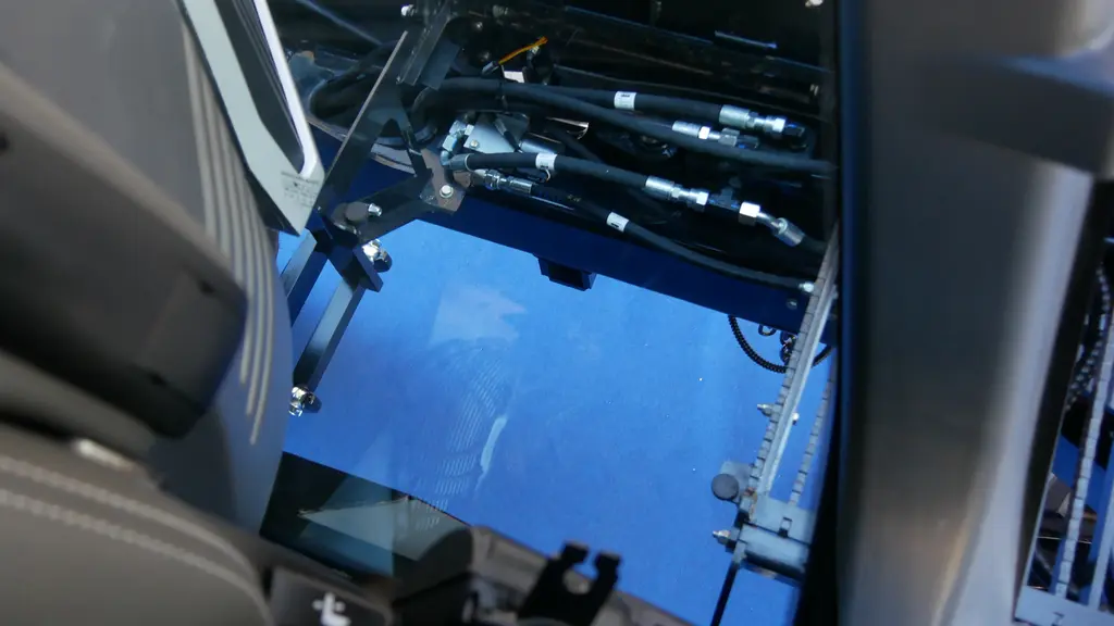 Depuis le poste de conduite, le chauffeur bénéficie d'une bonne visibilité sur les outils.