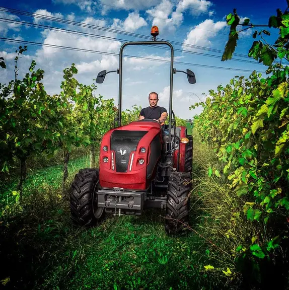 Valtra renouvelle son offre en tracteurs spécialisés.