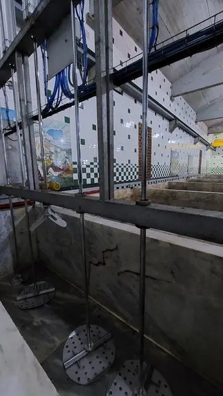 En Espagne, des automates gèrent l'extraction dans des genres de piscines.