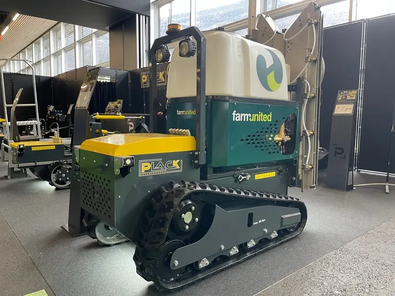 Le chenillard robotisé PRT 600R de Plack Maschinenbau peut accueillir une cellule de pulvérisation.