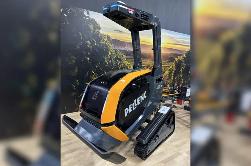 Le robot RX-20 de Pellenc combine motorisation thermique et animation électrique des différentes fonctions. 