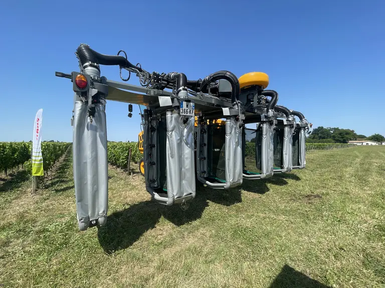 Sur les panneaux récupérateurs Ecoprotect M5 de Grégoire, les éléments intermédiaires se déploient comme un accordéon.