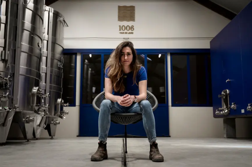 A l'image de Pauline Lair, créatrice de 1006 Vins de Loire, des négoces développent des gammes à forte identité et travaillent dans une logique de par