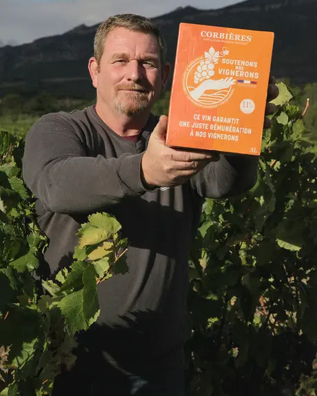 <em class="placeholder">Etienne Laris vigneron coopérateur</em>