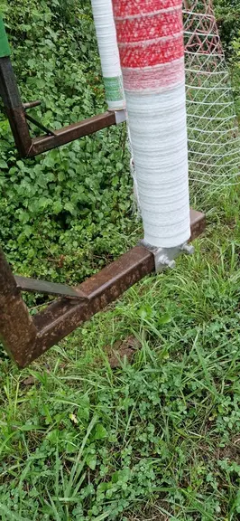 <em class="placeholder">machine pour dérouler des filets contre les oiseaux dans des vignes en terrasse.</em>