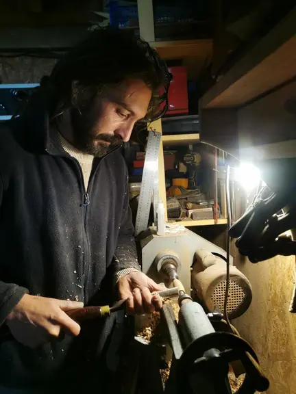<em class="placeholder">Romain Guionie, artisan d'art, créateur de stylos en cep de vigne</em>