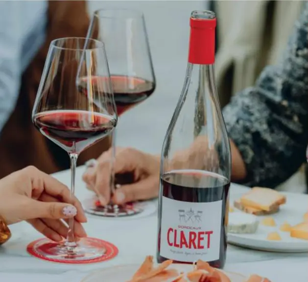 <em class="placeholder">bouteille et verres de Bordeaux Claret</em>