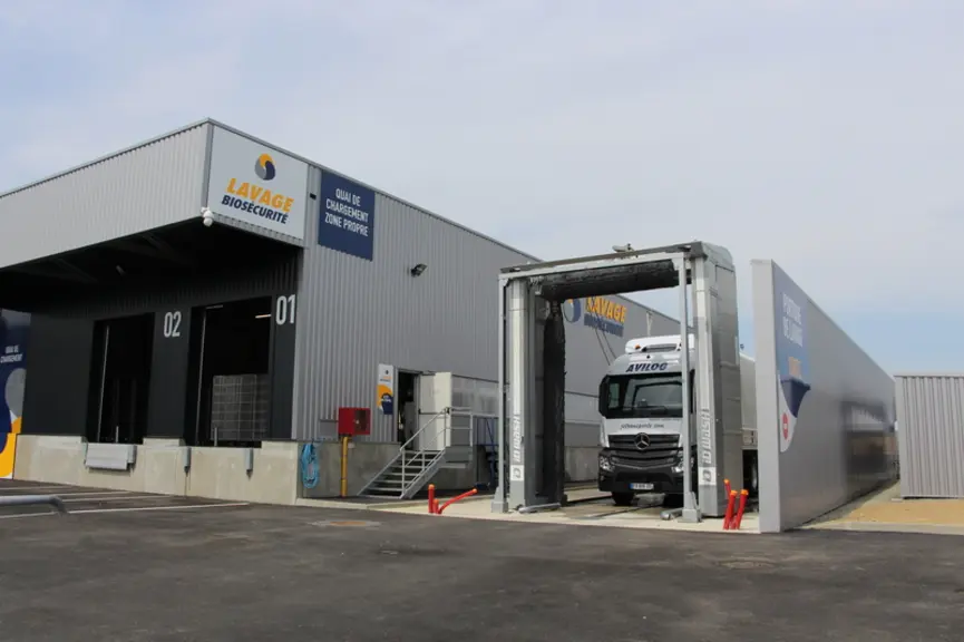La station est exploitée par TSL (Transports Services Lavages), une filiale du groupe Mousset. Elle a permis l’embauche de 6 personnes travaillant en
