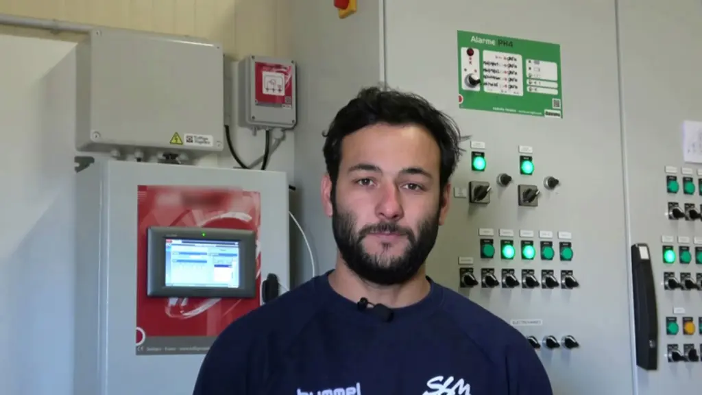 Baptiste Dumoulin, éleveur dans la Drôme témoignant dans une vidéo © Itavi