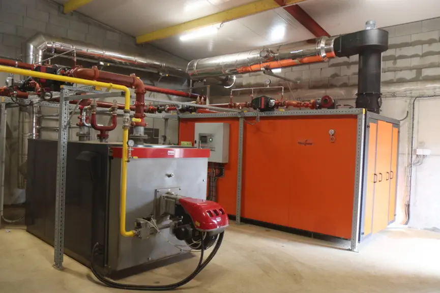 La chaudière RHK-AK 650 a un rendement supérieur à 91 % quelle que soit sa puissance (1 à 100 %). Elle se caractérise par une technologie de feu conti