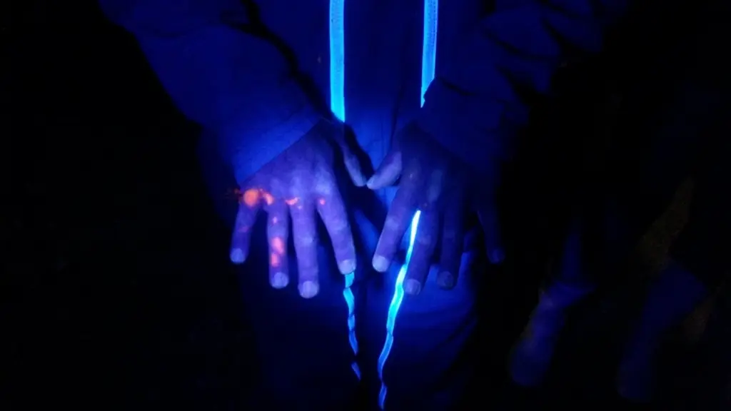 Le traceur a été retrouvé sur les mains d'intervenants qui portaient des gants en partie revêtus de caoutchouc © Claire Jacquinet et Amandine ...