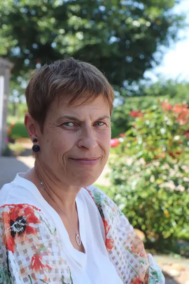 Martine Cottin, vétérinaire des Fermiers de Loué. " Ce n'est pas juste un poulet standard ayant accès au parcours. "