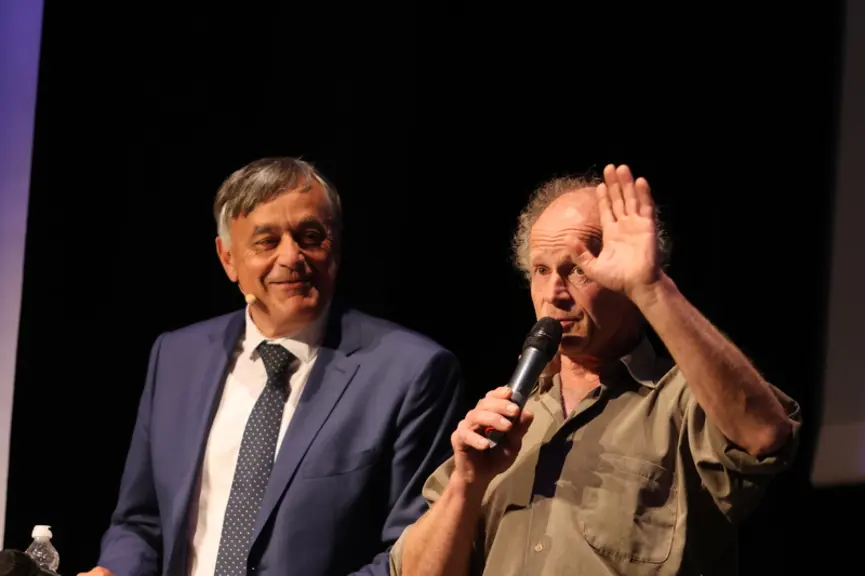 Technicien à la Cafel « depuis des lustres », Philippe Dielbolt a tiré sa révérence mais continuera à œuvrer pour le développement de l’aviculture paysanne en ...