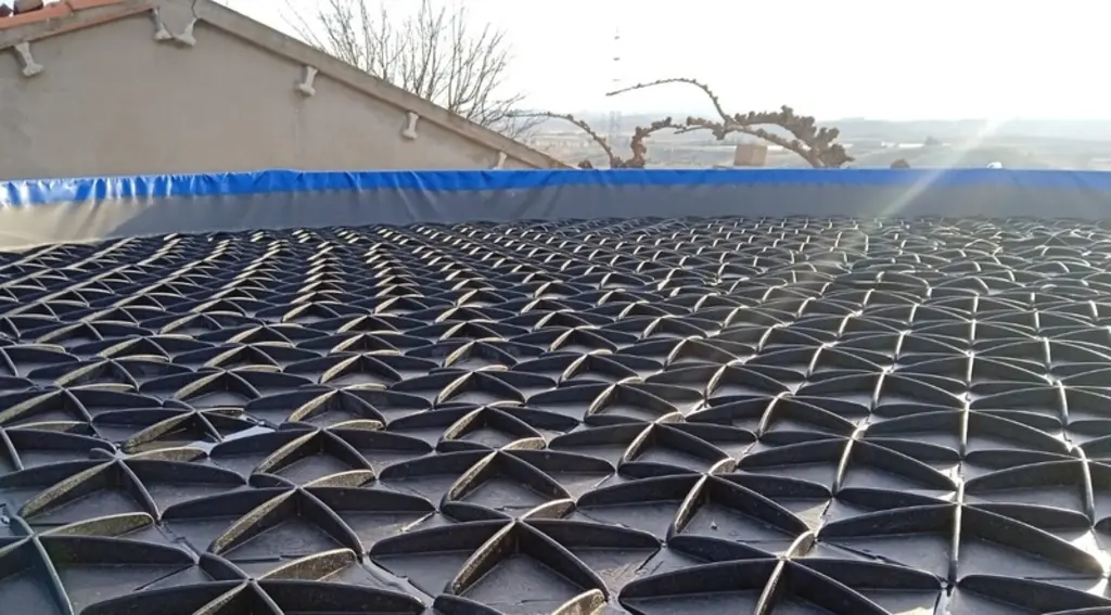 Avec sa forme hexagonale, le flotteur Multipadd recouvre 99 % des surfaces.