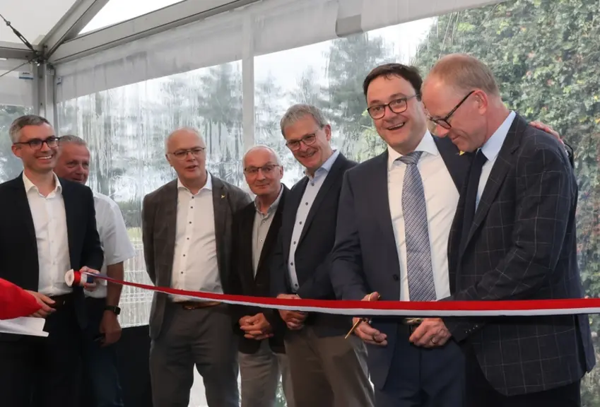 Aux cotés de Loïc Goasduff, de g. à dr. : les Belges Dirck Moonen et Carl Destrooper (Yellow Bird), Pierre Goasduff, Jan Destrooper et Steven Vervaeke (Yellow Bird) et le ...