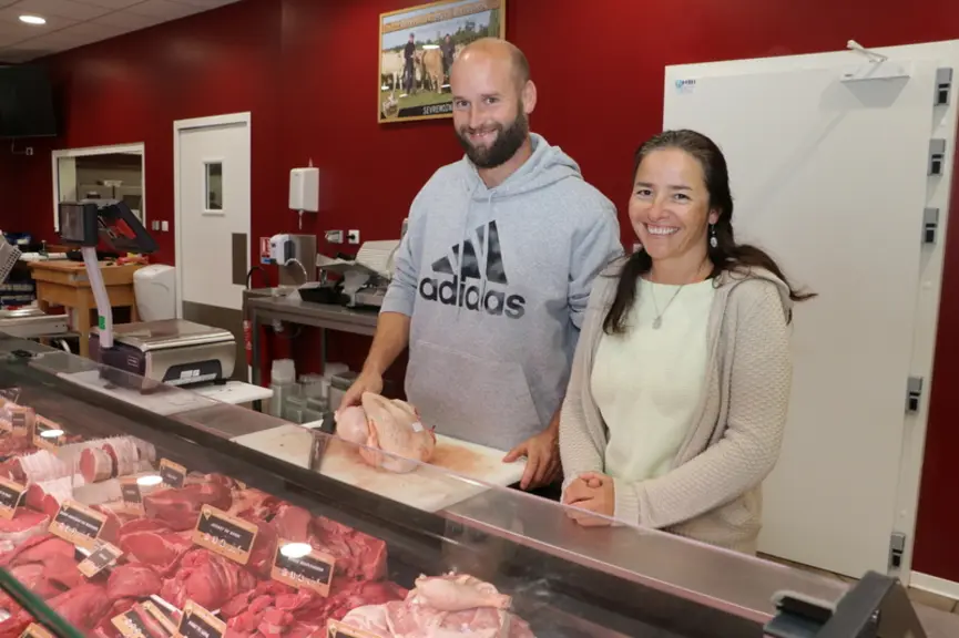 Nathalie et Matthieu Humeau : « Notre objectif est de dégager une marge de 4 à 5 euros par poulet vendu (avec 150 volailles par semaine) pour dégager