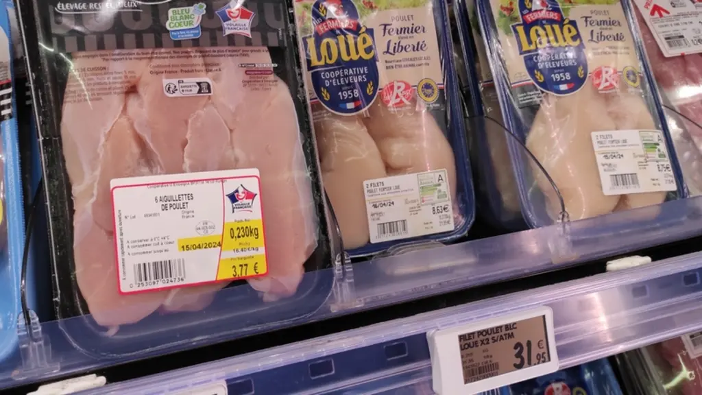 Dans un Super U le 6 avril, le filet Label rouge à 31,95 euros le kilo entre des aiguillettes BBC à 16,40 euros le kilo et du filet standard à 14,40 euros le kilo.