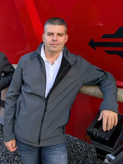 <em class="placeholder">Samuel Ollivier« La pailleuse m'a fait gagner beaucoup de temps au repaillage »</em>