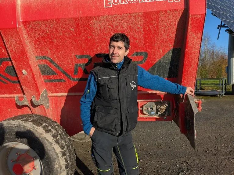 <em class="placeholder">Sébastien Pommier « Je suis rassuré par la simplicité de conception de cette pailleuse qui est facile à entretenir et dépanner soi-même »</em>