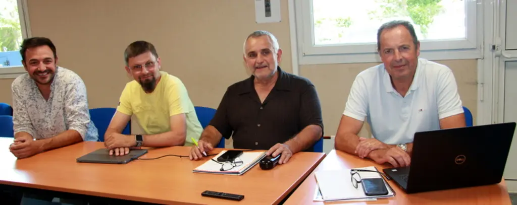 Michael Tena-Sanchez et Sylvain Vérité, techniciens de la société Marius (Valsoleil-Sanders), Frédéric Douce, responsable gran
