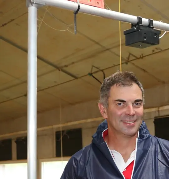 <em class="placeholder">Gwénaël Le Lay de la société Gwellit collabore avec l'entreprise hongroise Agri-Food-AI au développement de la solution IA Chicams. </em>
