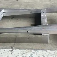 Un support ergonomique pour la pose des chasse-abeilles