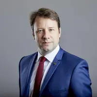Portrait de Loïg Chesnais-Girard, président de la région Bretagne et de la commission agricole de Régions de France.