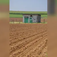 Aire de captage d’eau potable entourée de champs