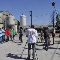L’envers du décor de ce que les webspectateurs verront sur leur écran : deux jours intenses de tournage selon un scénario bien huilé qui a mis quatre