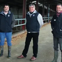 Bruno et Éric Plancoulaine et Marc 
Didienne: «Notre objectif n’est pas de produire des animaux très lourds, mais des animaux qui correspondent bien