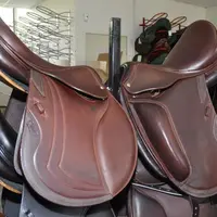 CWD a fabriqué 7500 selles en 2014. Chaque selle nécessite une peau entière de veau (cuir souple) et une demi-peau de vache (cuir dur). Du cuir tanné