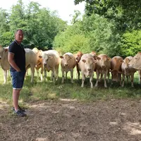 Franck Bézier fait vêler toutes ses génisses à deux ans. © S. Bourgeois