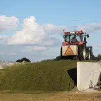 Les conservateurs d’ensilage sont élaborés à partir de bactéries vivantes qui contribuent, selon l’activité de celles-ci, à améliorer l’acidification