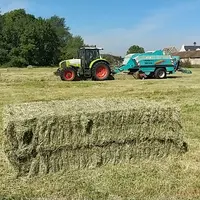 Le négoce de foin représente une vraie activité, intéressante pour les éleveurs et leur permet de disposer de matériels performants à prix raisonnable