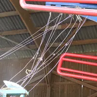 Une pince à délier qui coupe les ficelles sans effort
