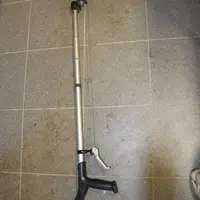 Une canne pour vaporiser les sprays sur les pieds des bovins à distance