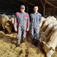 Adrien Vermeersch, naisseur-engraisseur de Charolaises en Gaec avec son père à Le Vilhain dans l’Allier