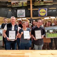 De gauche à droite, Michel Biero, directeur exécutif achat et marketing pour Lidll France ; Catherine Brocas, France Carbon Agri et Stéphane Peultier,