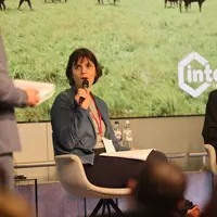 Mathilde Dupré, codirectrice de l’institut Veblen et Jean-Luc Angot, chef du corps des inspecteurs de santé publique vétérinaire, intervenant lors d'u