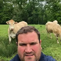 Julian Bracot, éleveur de blondes d’Aquitaine à Vielleségure dans les Pyrénées-Atlantiques