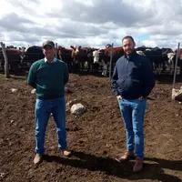 À droite, le négociant Martín Carbajal est le directeur et le fils du fondateur de la maison de négoce Waldemar G. Carbajal, qui siège à Rosario.