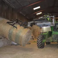 Des balles stockées et déstockées avec une griffe rotative