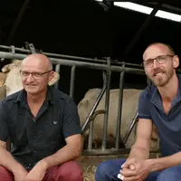 Michel et Jérôme Fouché, père et fils, cédant et repreneur. Jérôme rappelle que c’est son père, par l’intermédiaire d’un prêt familial, qui est le pre