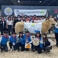 Au Salon de l'Agriculture 2024, Les Grands champions 2024 et 1er prix Section 4 groupe 2 races allaitantes sont les élèves d'Agricampus 40 d'Oeyreluy