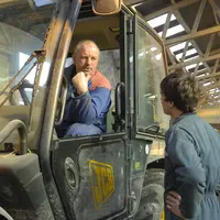 éleveurs tracteur stabulation
