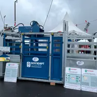 La contention est un point central du bien-être, en centre de rassemblement comme en exploitation. La cage de contention Bov’Adapt (Idele), qui assure