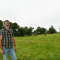 Jules Tallec éleveur bio limousines finistère