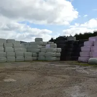 stock de balles d'enrubannage